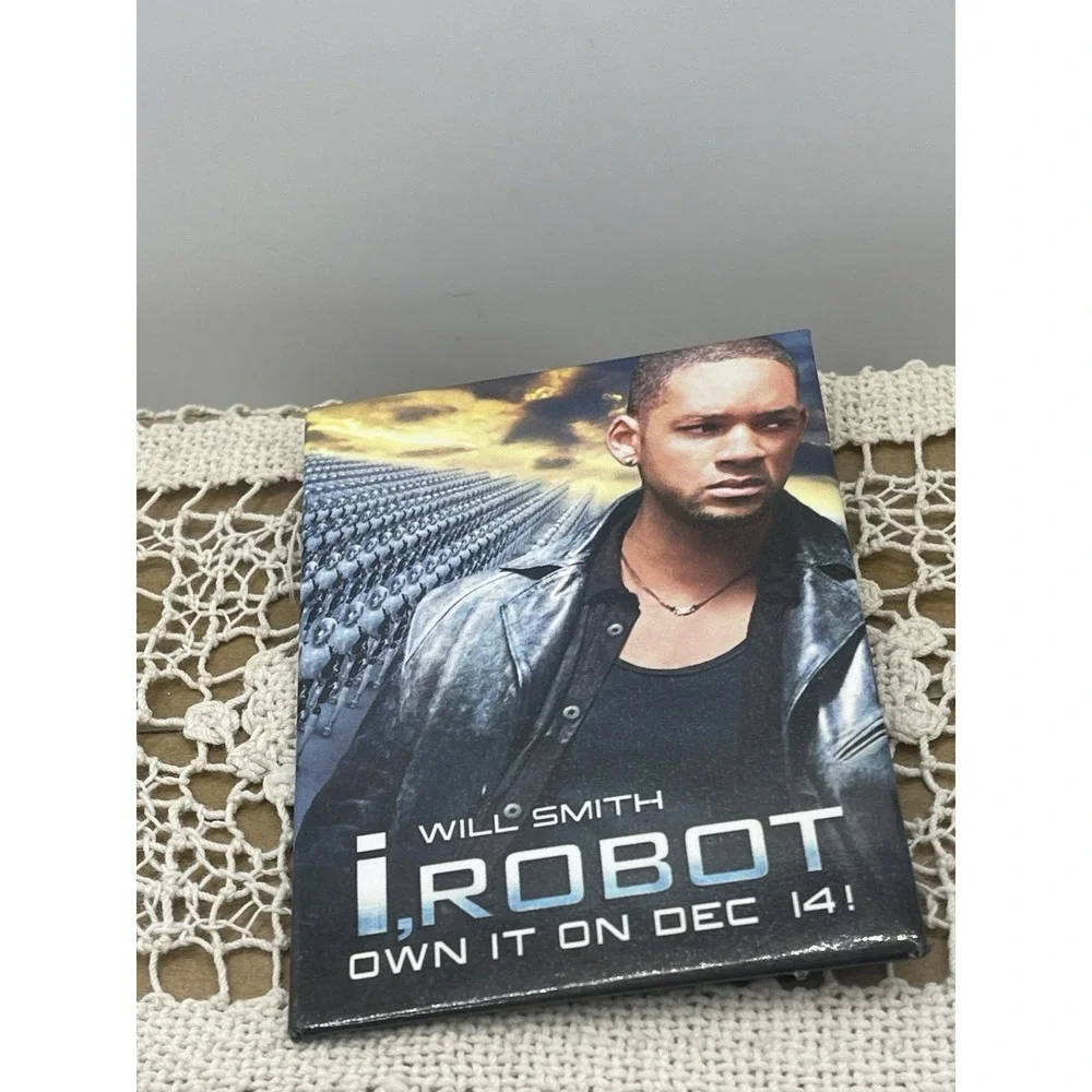 I Robot Metal Cardboard‎ pin back